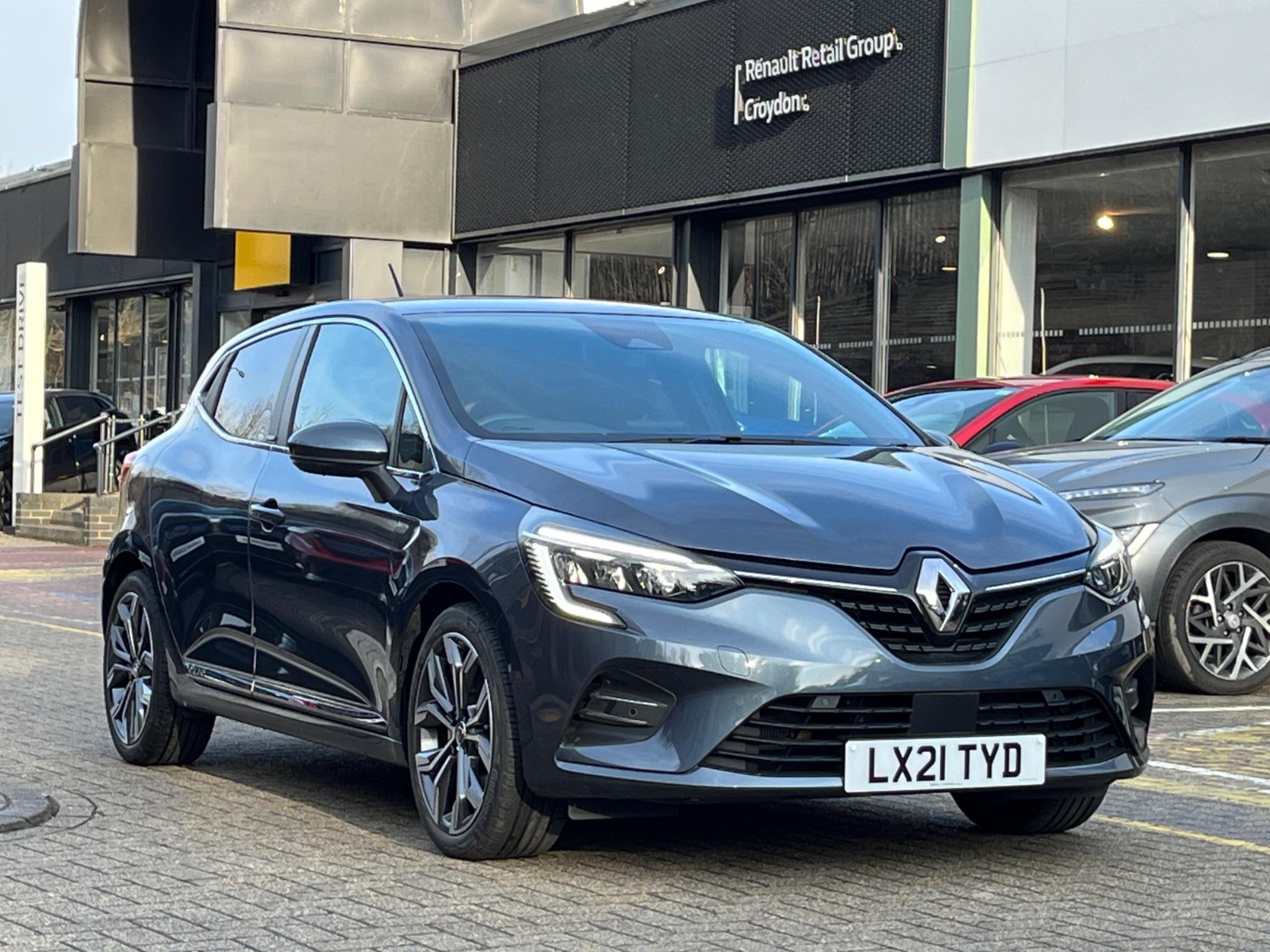 Main listing image - Renault Clio