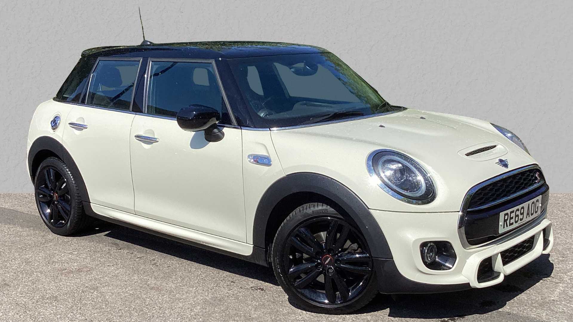Main listing image - MINI Hatchback 5dr