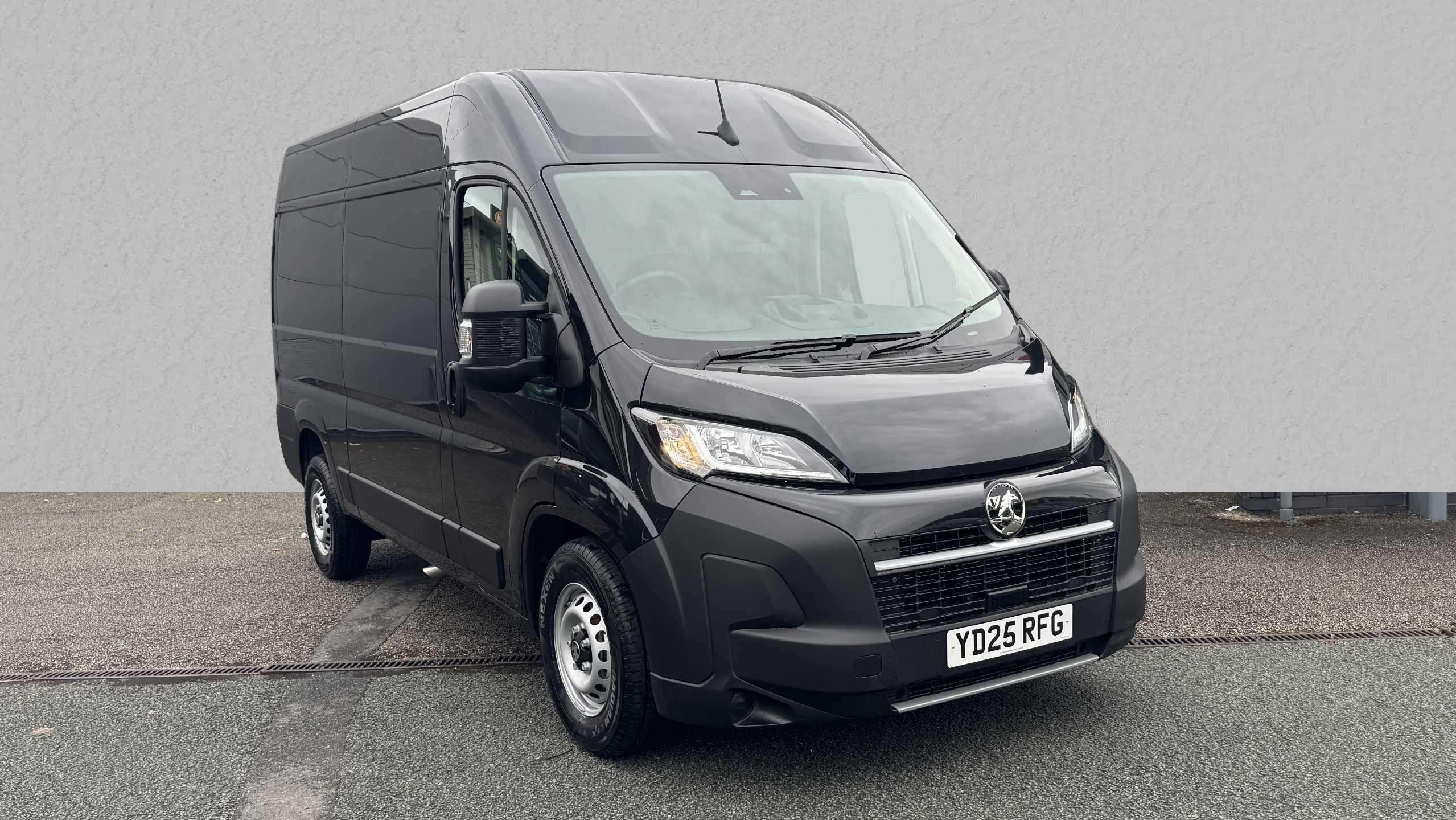 Main listing image - Vauxhall Movano