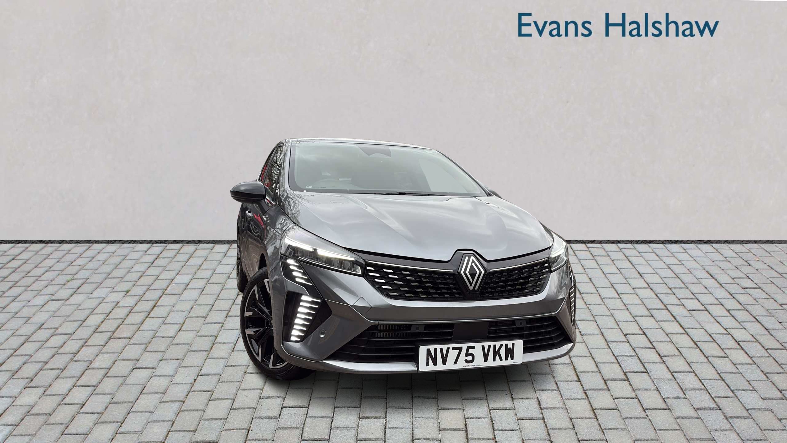 Main listing image - Renault Clio