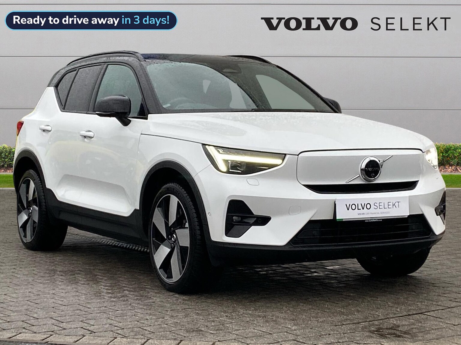 Main listing image - Volvo XC40 Recharge