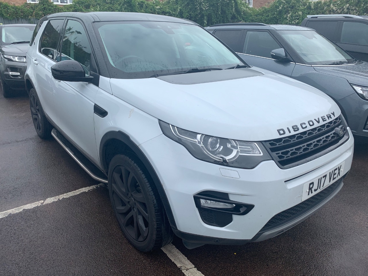 Main listing image - Land Rover Discovery Sport