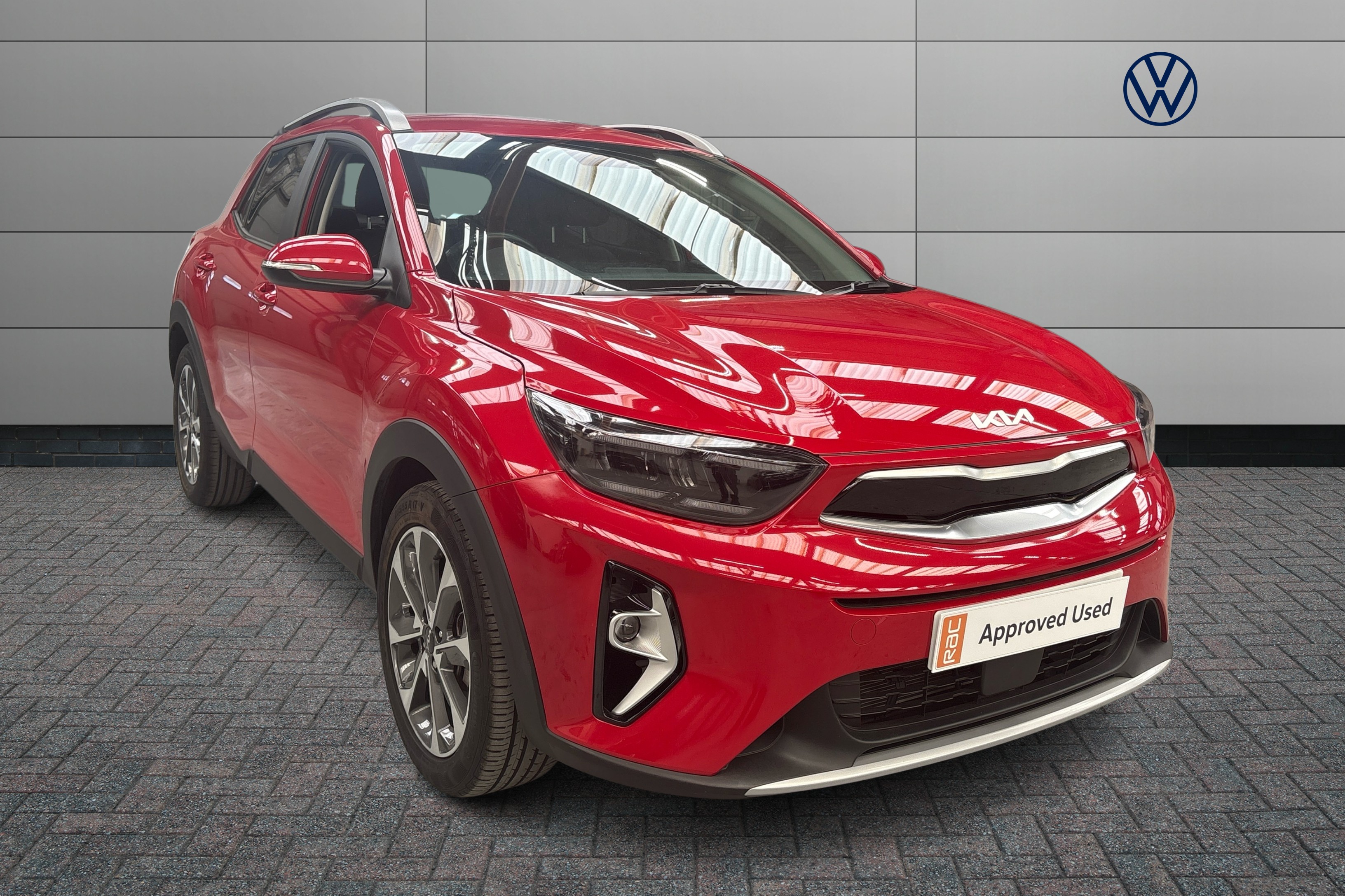 Main listing image - Kia Stonic