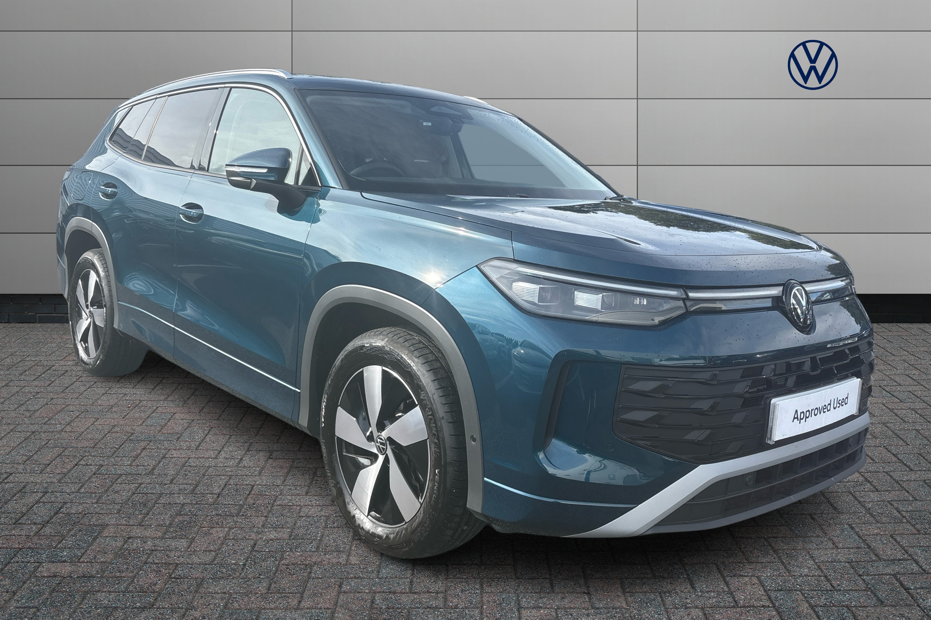 Main listing image - Volkswagen Tayron