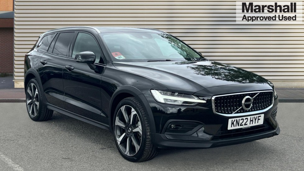 Main listing image - Volvo V60 Cross Country