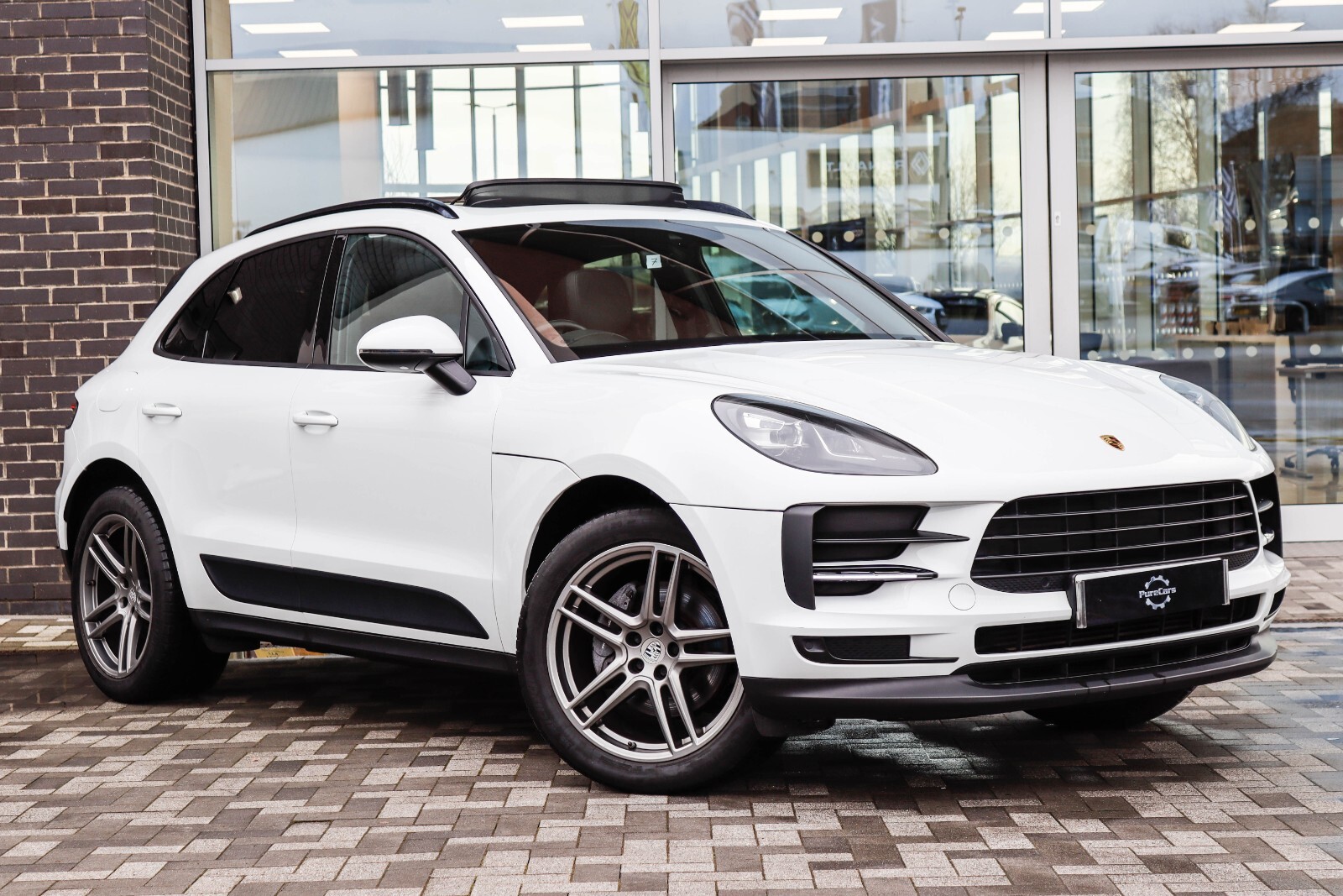 Main listing image - Porsche Macan