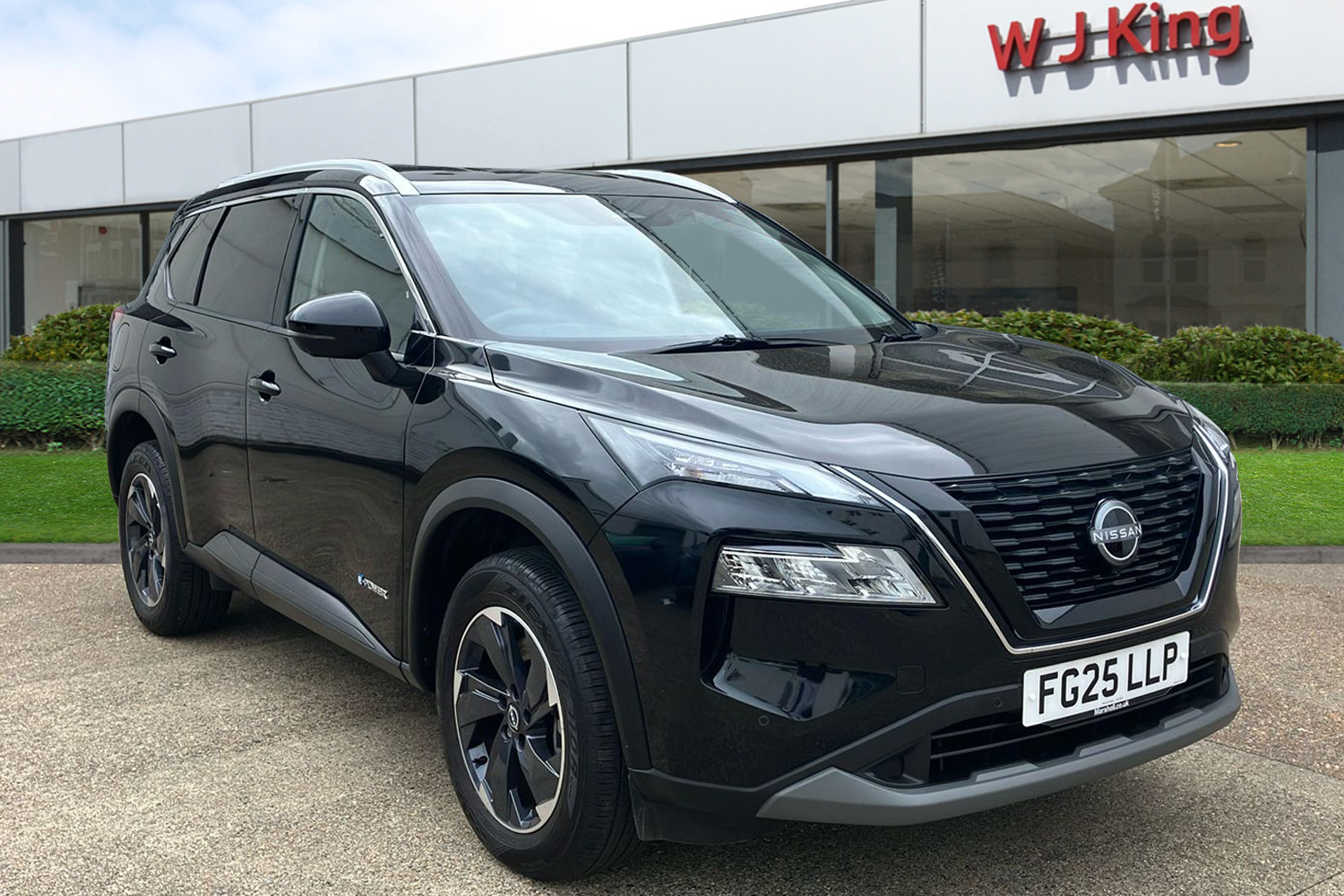 Main listing image - Nissan X-Trail