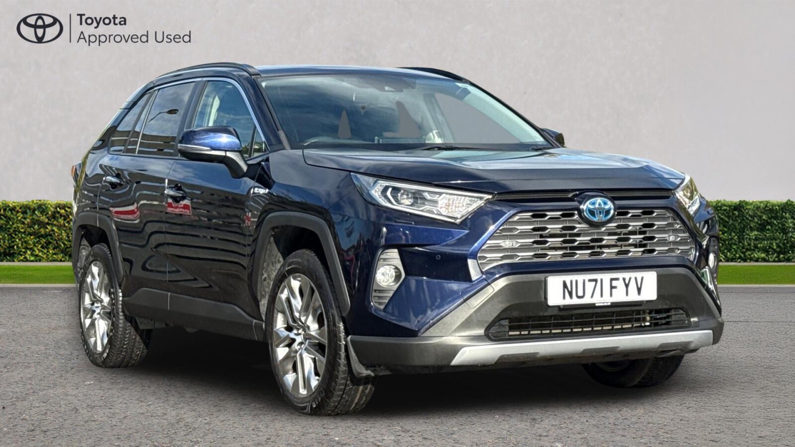 Main listing image - Toyota RAV4