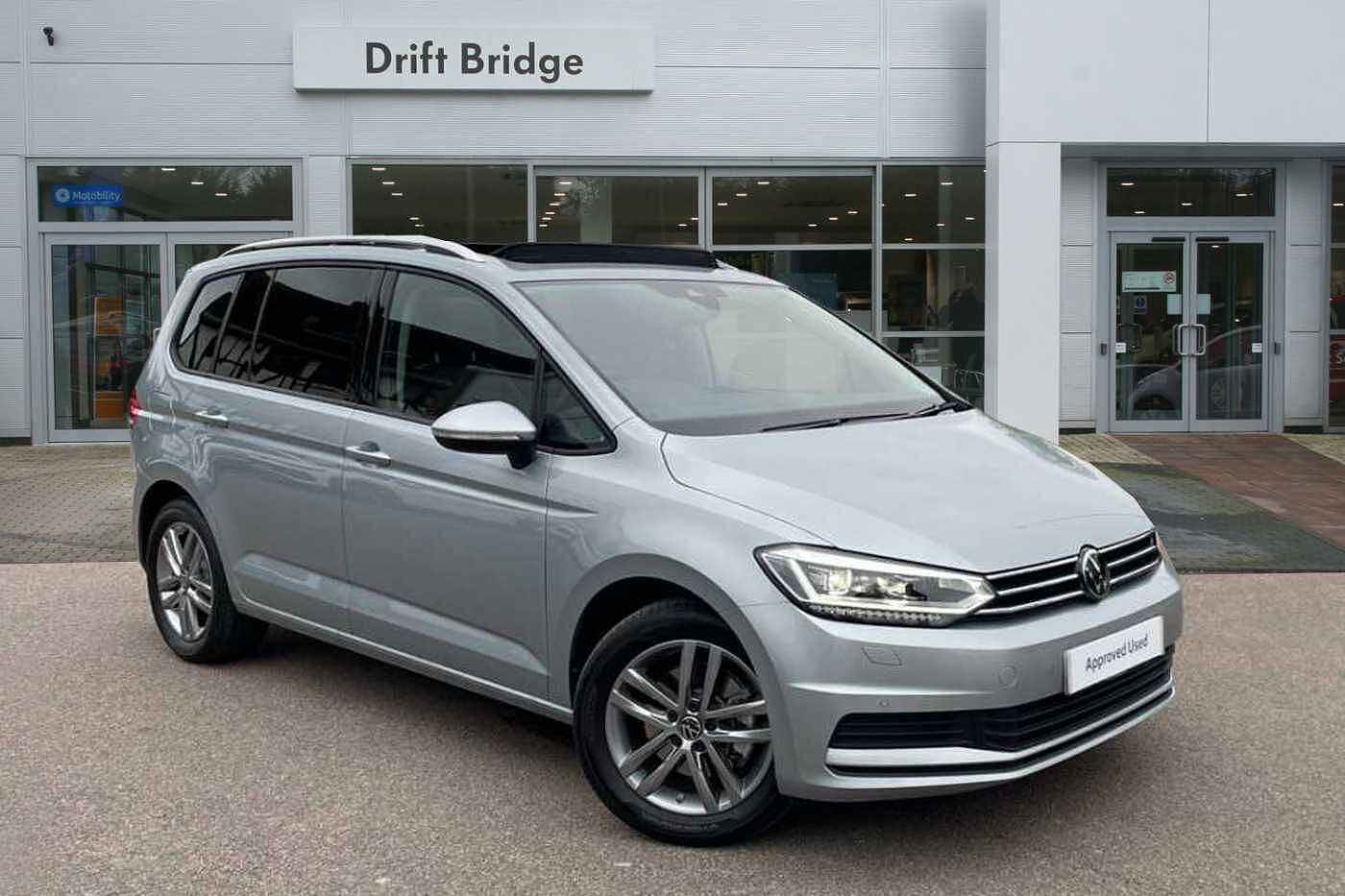 Main listing image - Volkswagen Touran