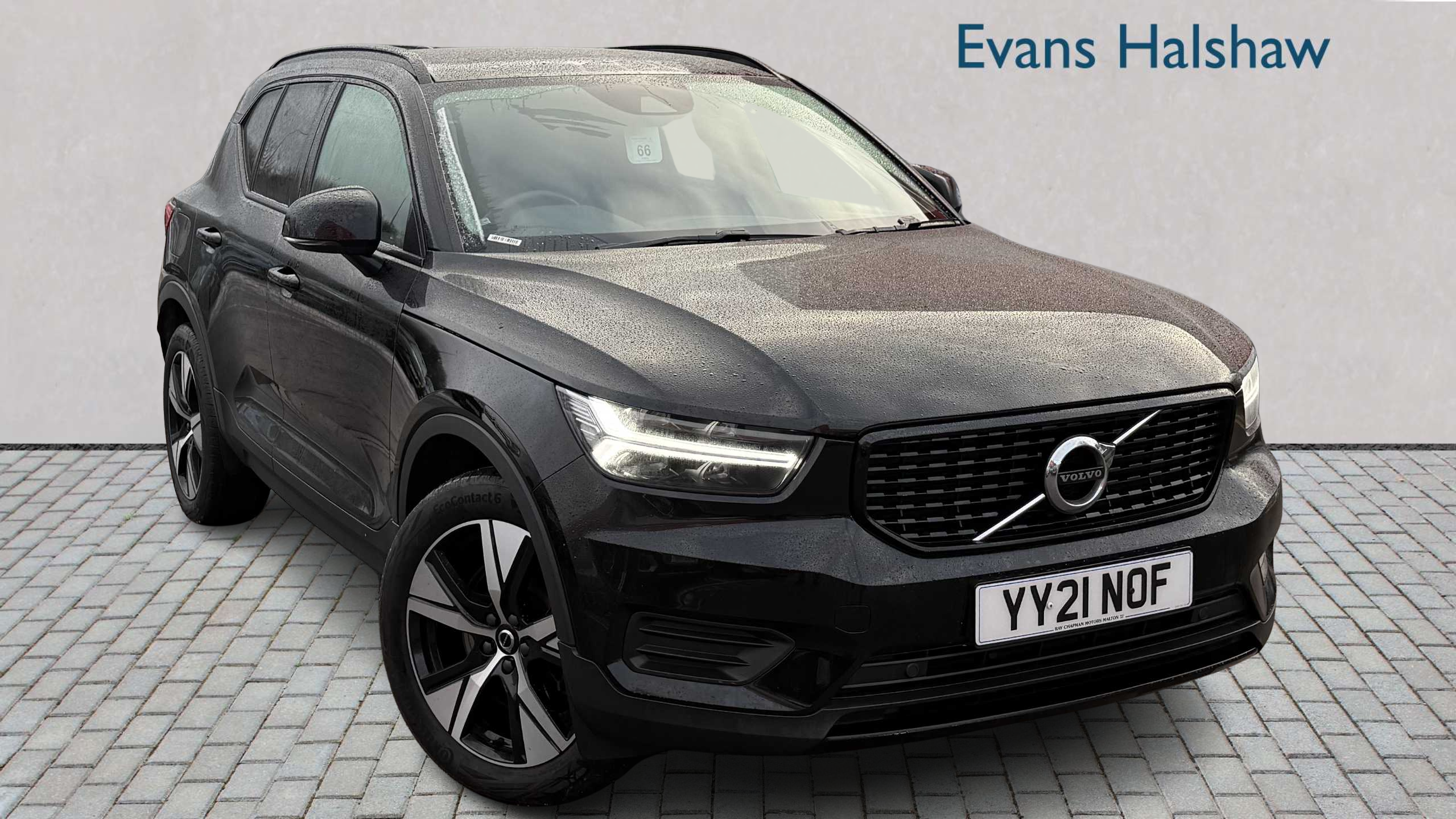 Main listing image - Volvo XC40 Recharge
