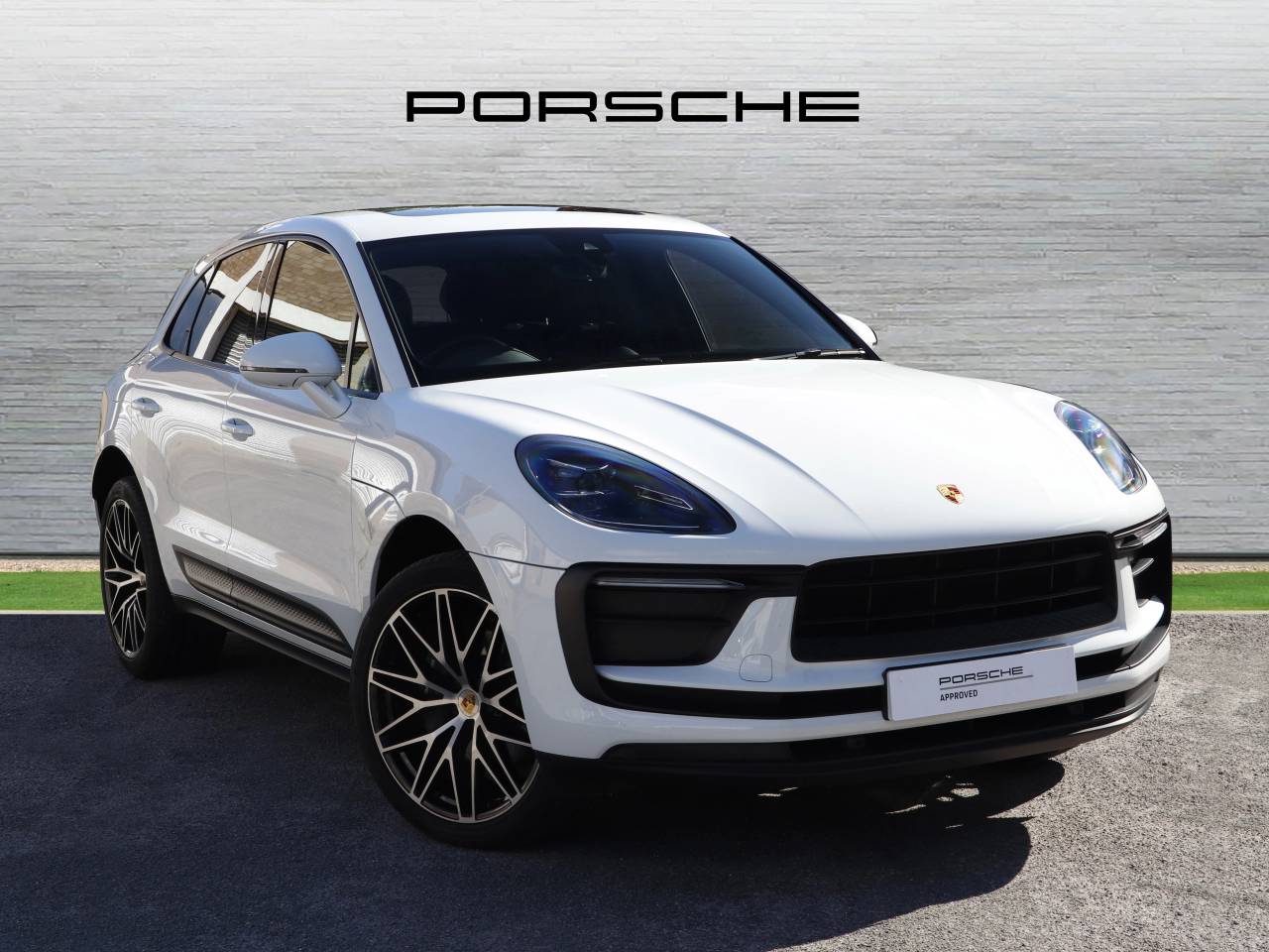 Main listing image - Porsche Macan