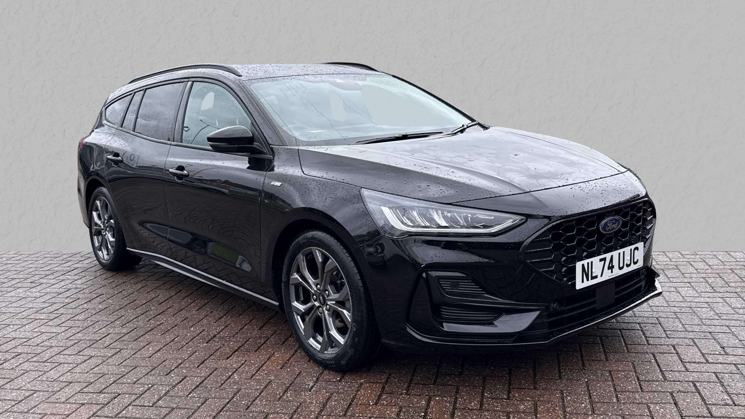 Main listing image - Ford Focus Estate