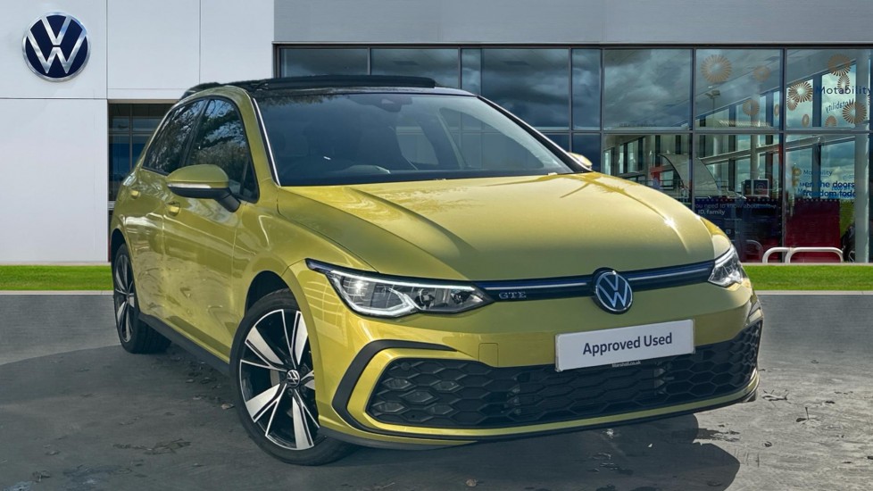 Main listing image - Volkswagen Golf GTE