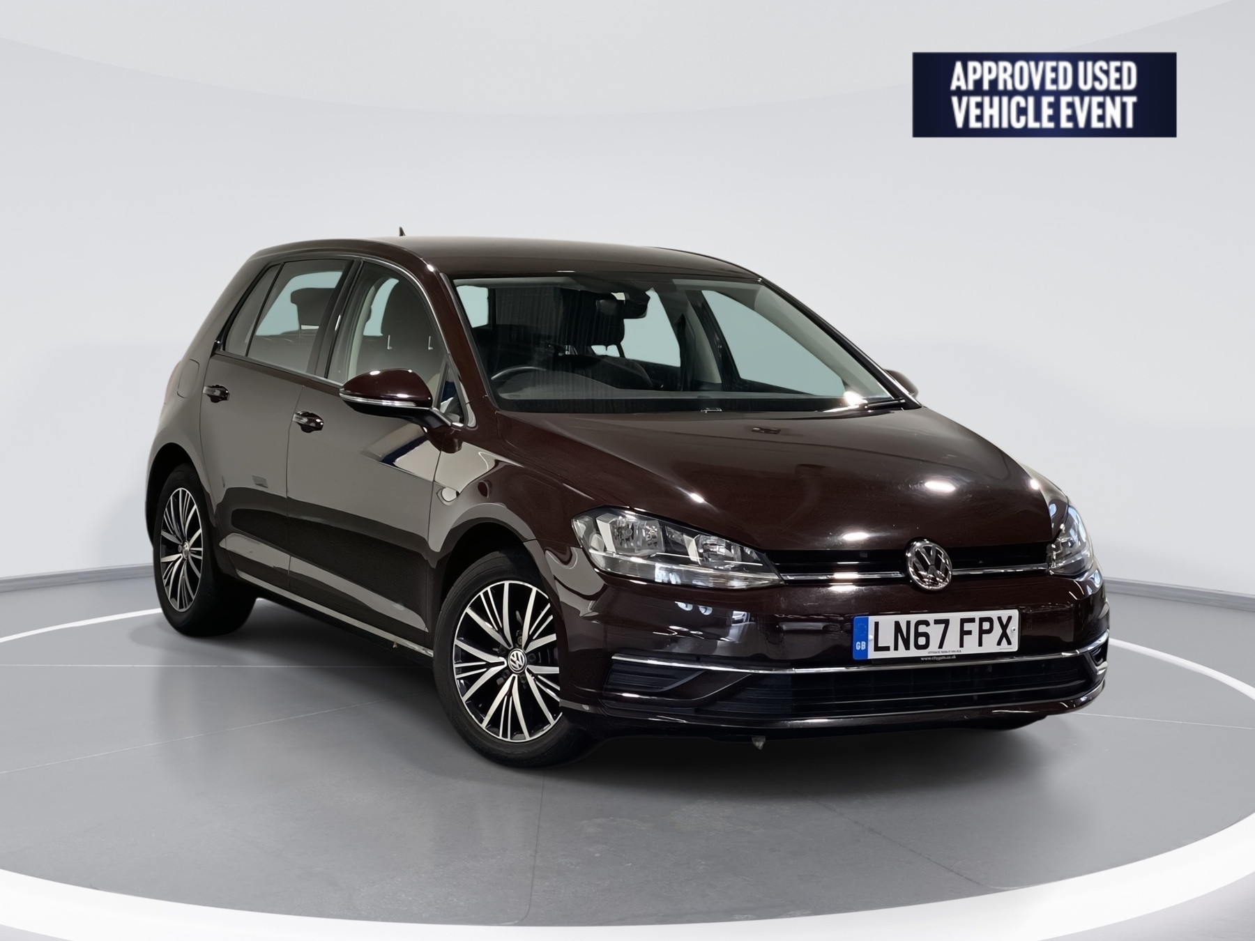 Main listing image - Volkswagen Golf