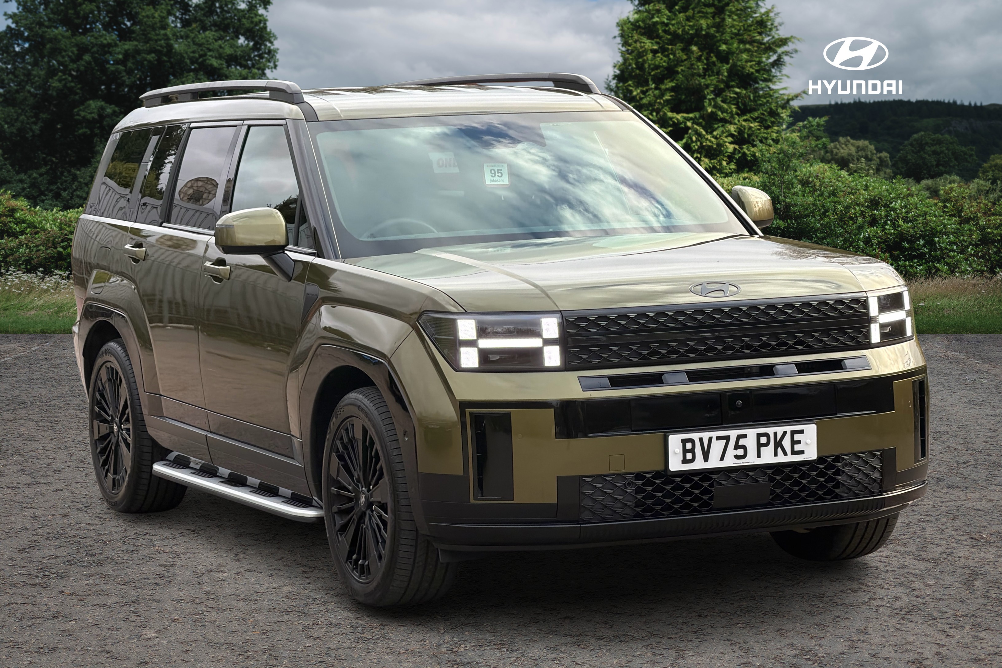 Main listing image - Hyundai Santa Fe