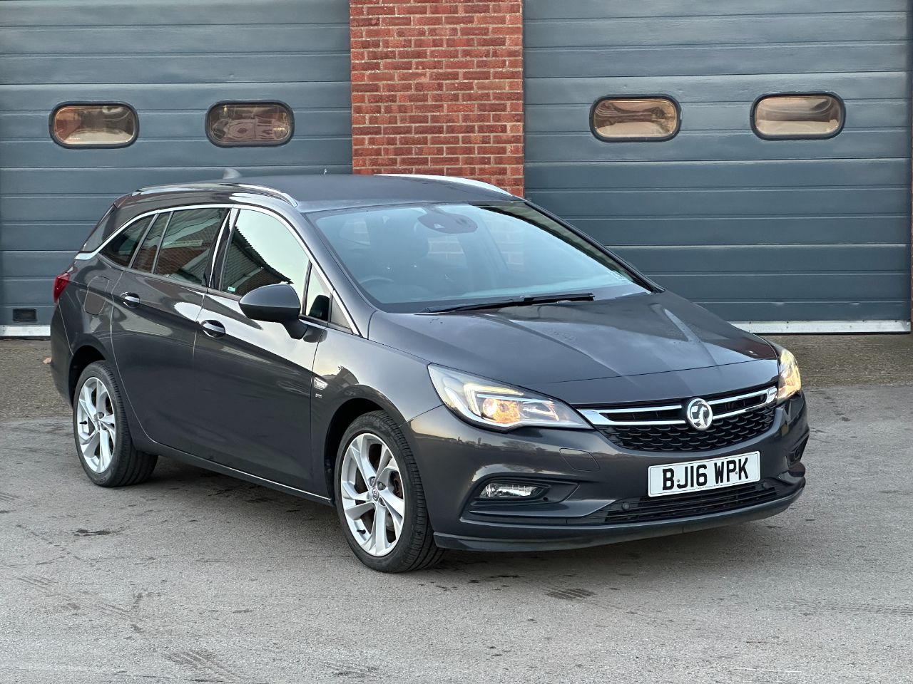 Main listing image - Vauxhall Astra Sports Tourer