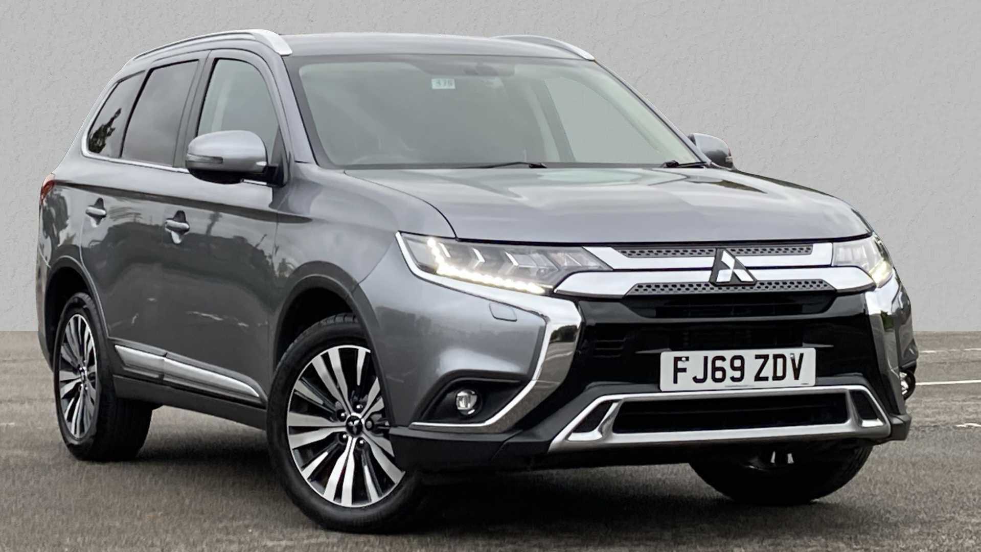 Main listing image - Mitsubishi Outlander