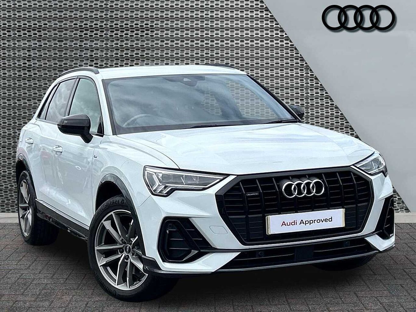 Main listing image - Audi Q3
