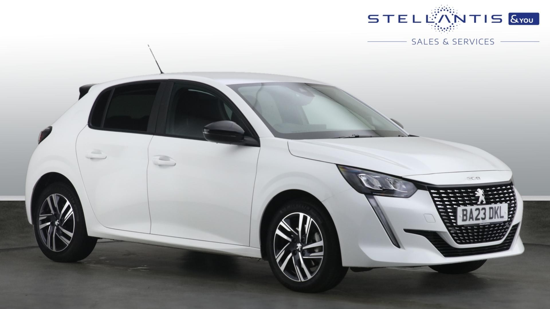 Main listing image - Peugeot 208