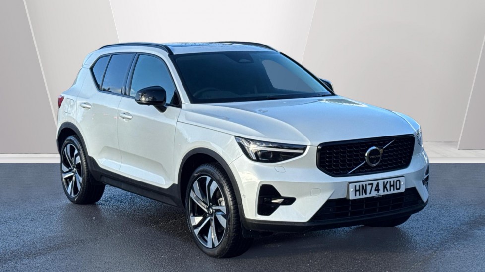 Main listing image - Volvo XC40