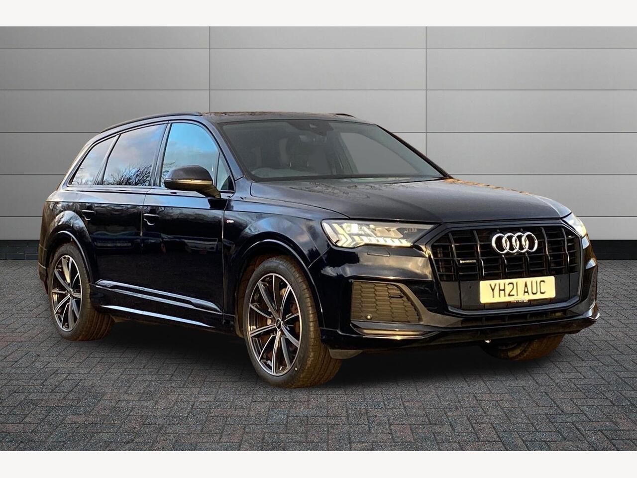 Main listing image - Audi Q7