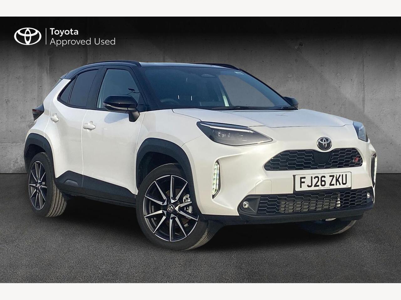 Main listing image - Toyota Yaris Cross