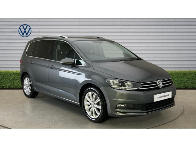 Main listing image - Volkswagen Touran