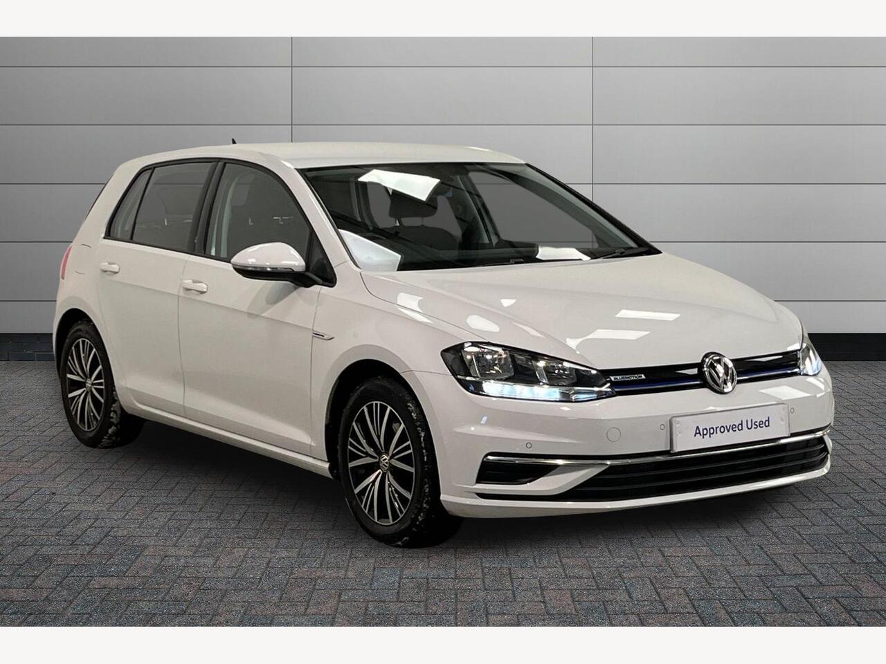 Main listing image - Volkswagen Golf