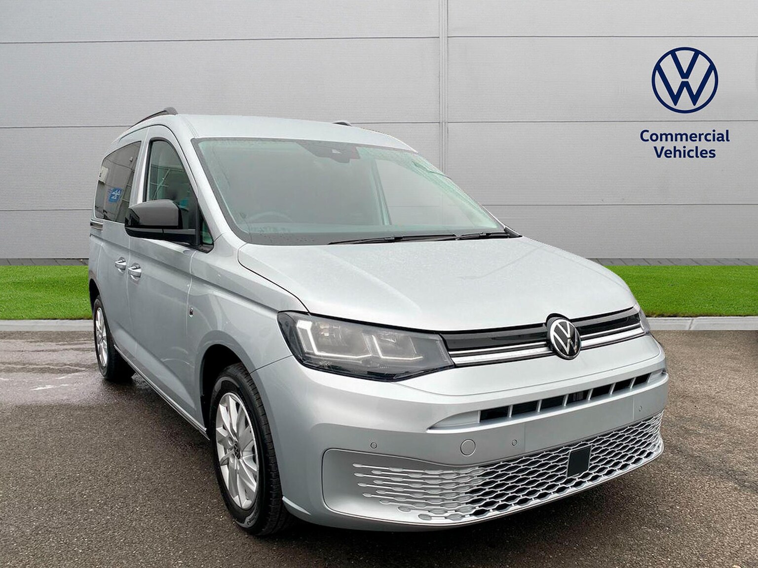 Main listing image - Volkswagen Caddy Life