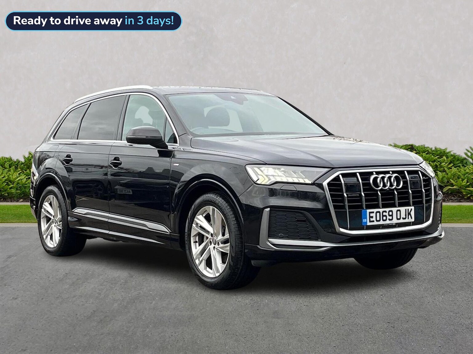 Main listing image - Audi Q7