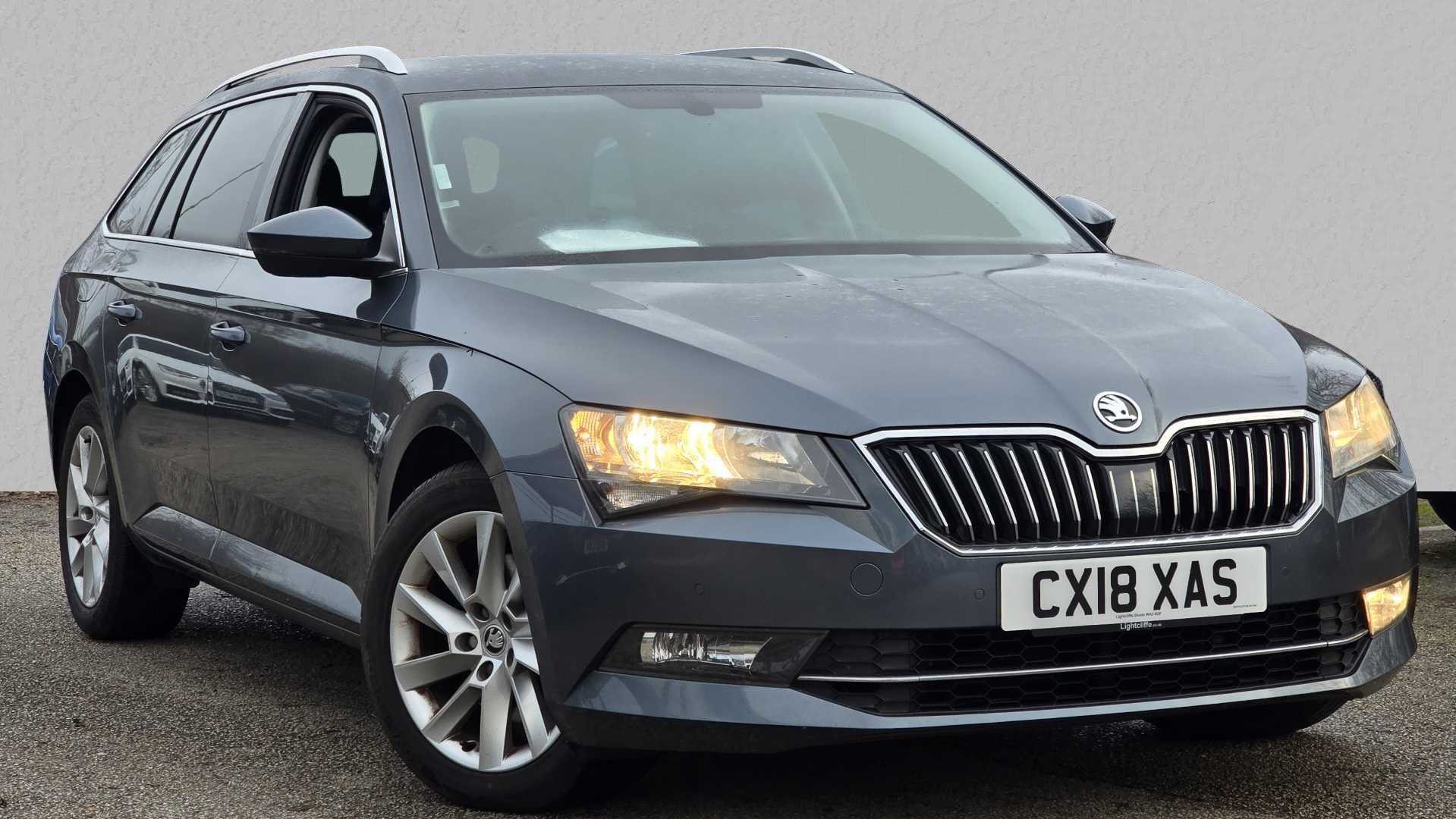 Main listing image - Skoda Superb Estate