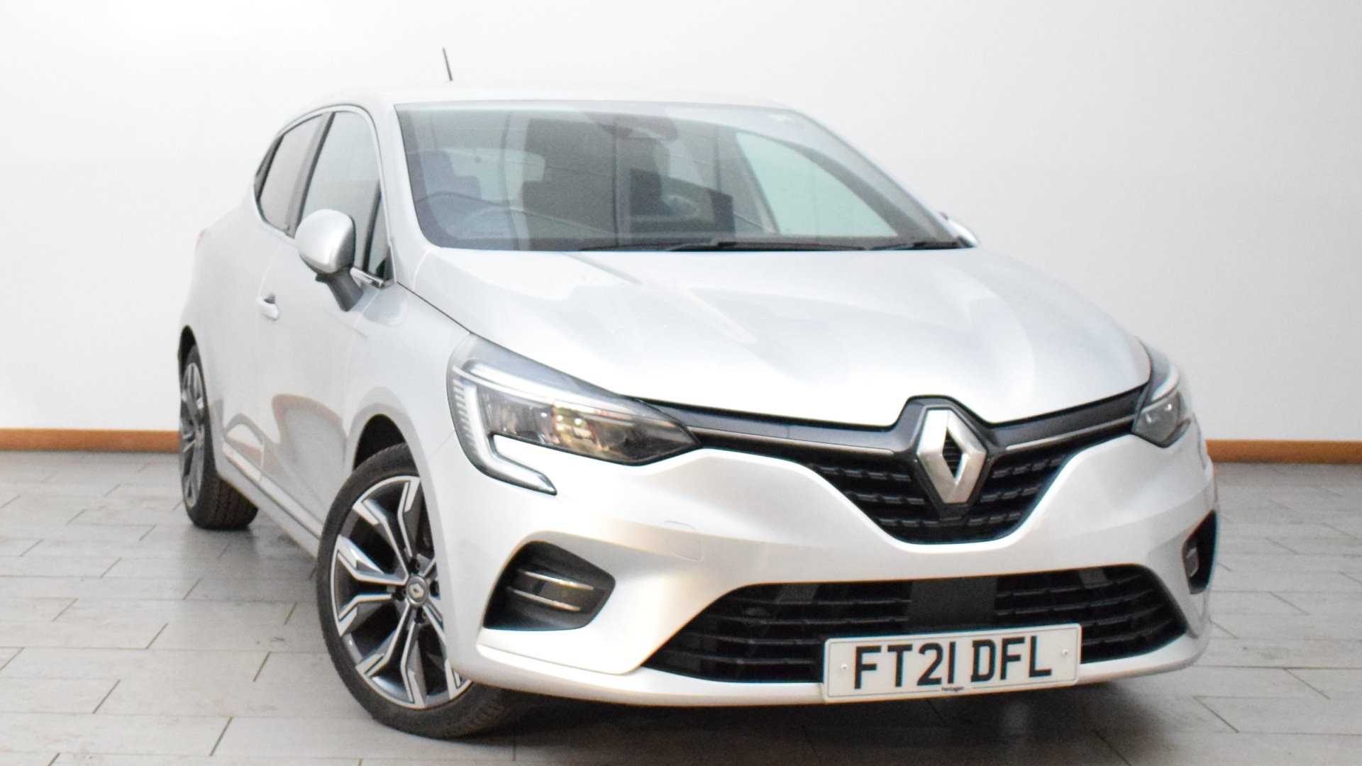 Main listing image - Renault Clio