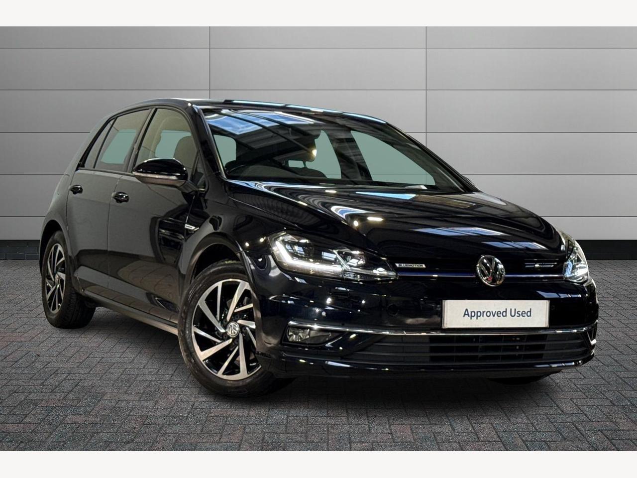 Main listing image - Volkswagen Golf
