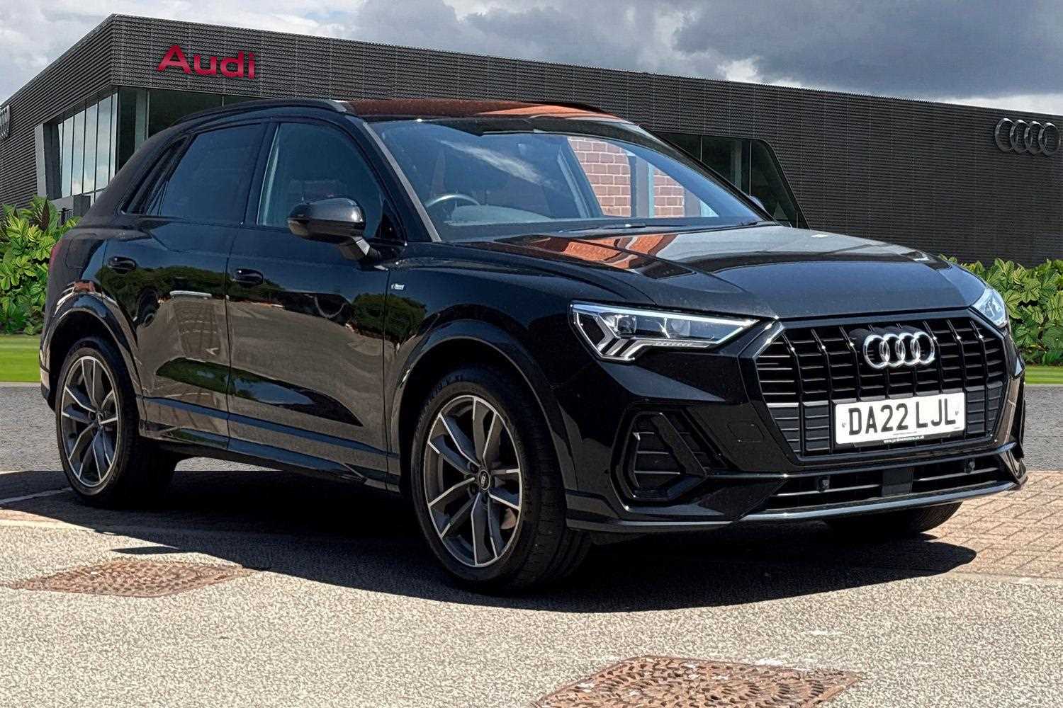 Main listing image - Audi Q3