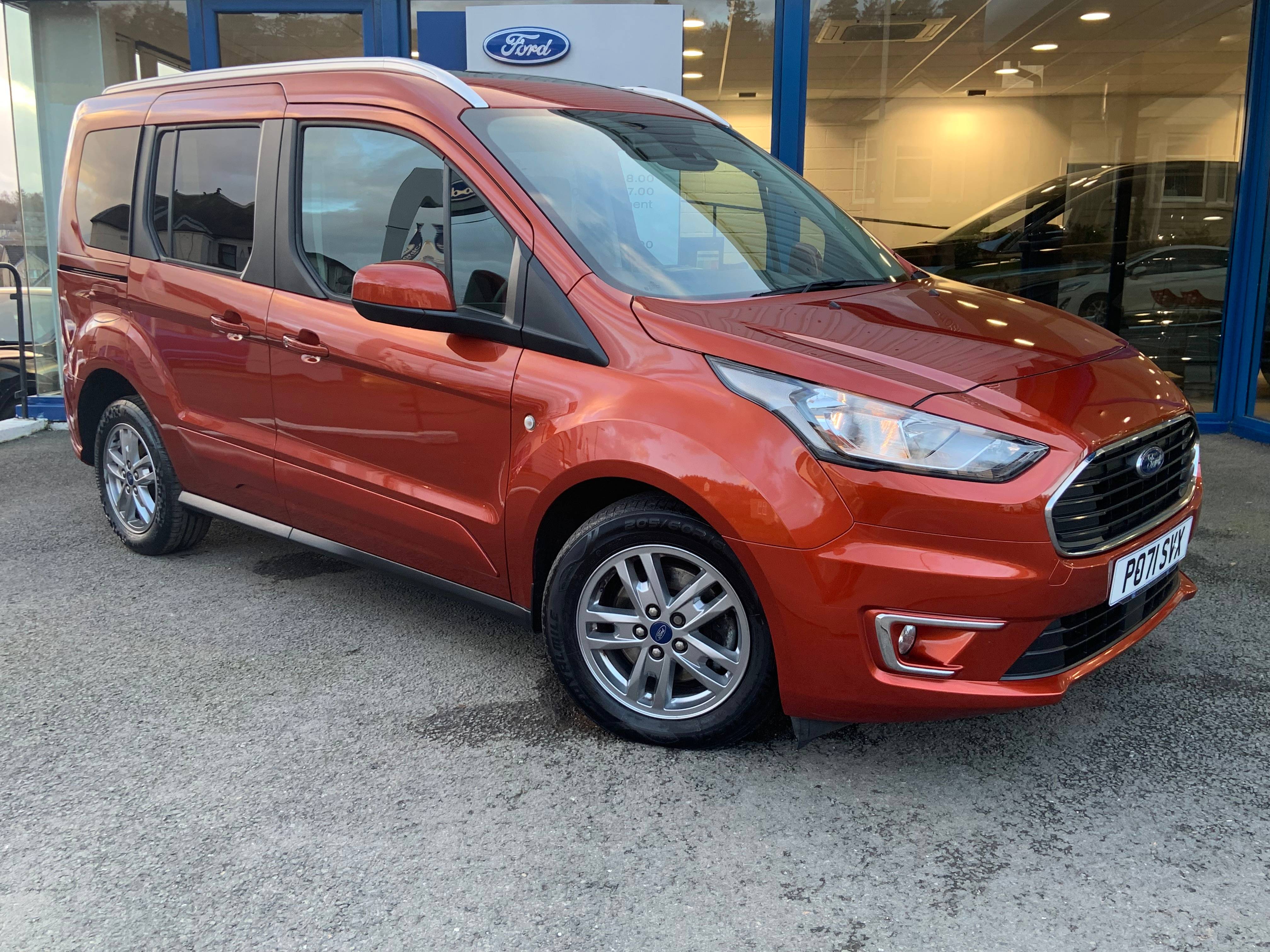 Main listing image - Ford Tourneo Connect