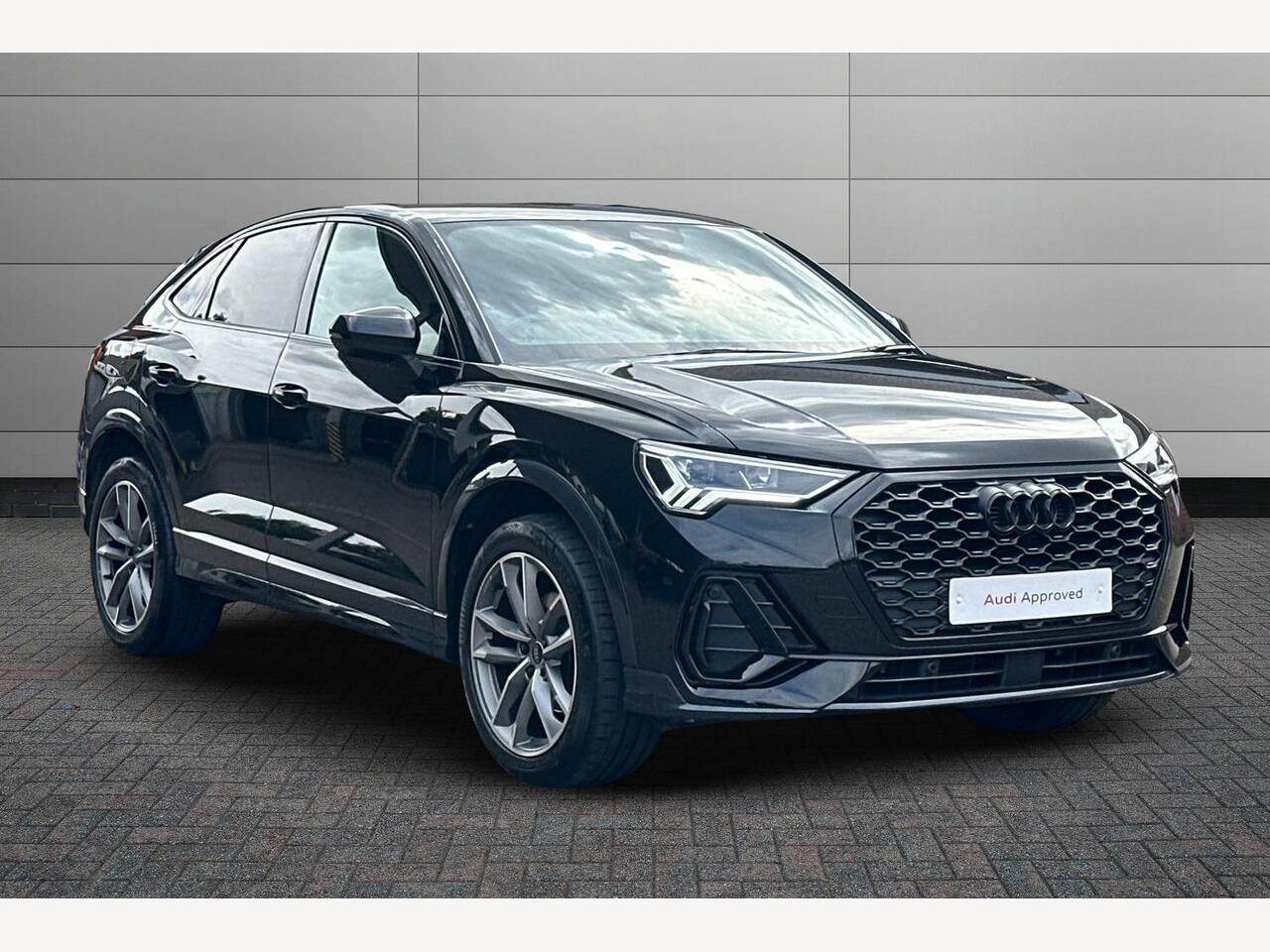 Main listing image - Audi Q3