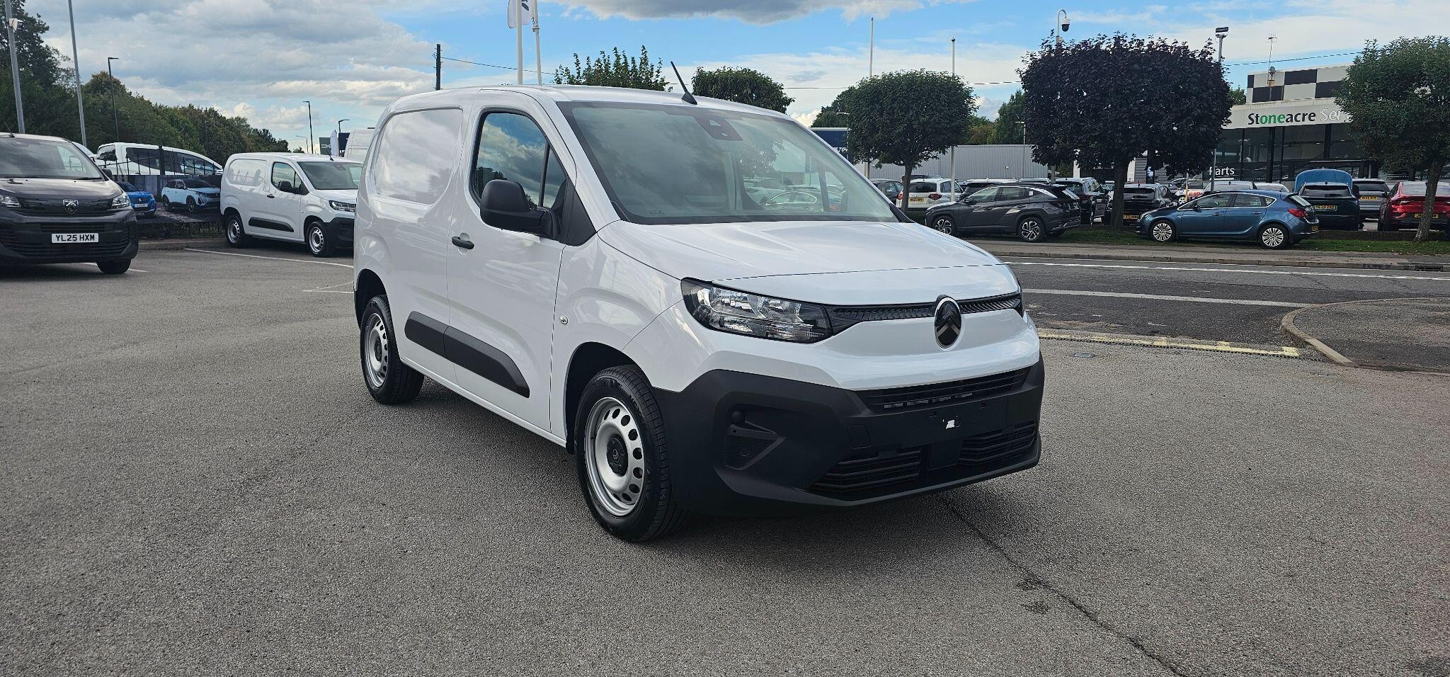 Main listing image - Citroen Berlingo Van