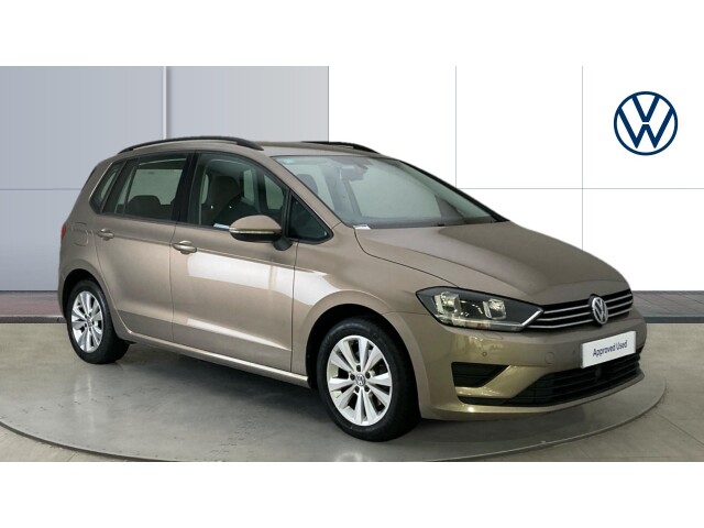 Main listing image - Volkswagen Golf SV