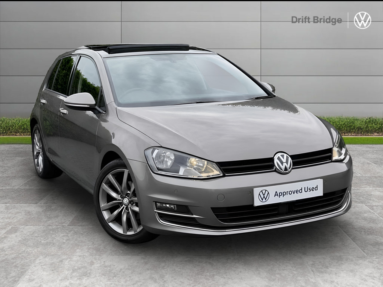 Main listing image - Volkswagen Golf