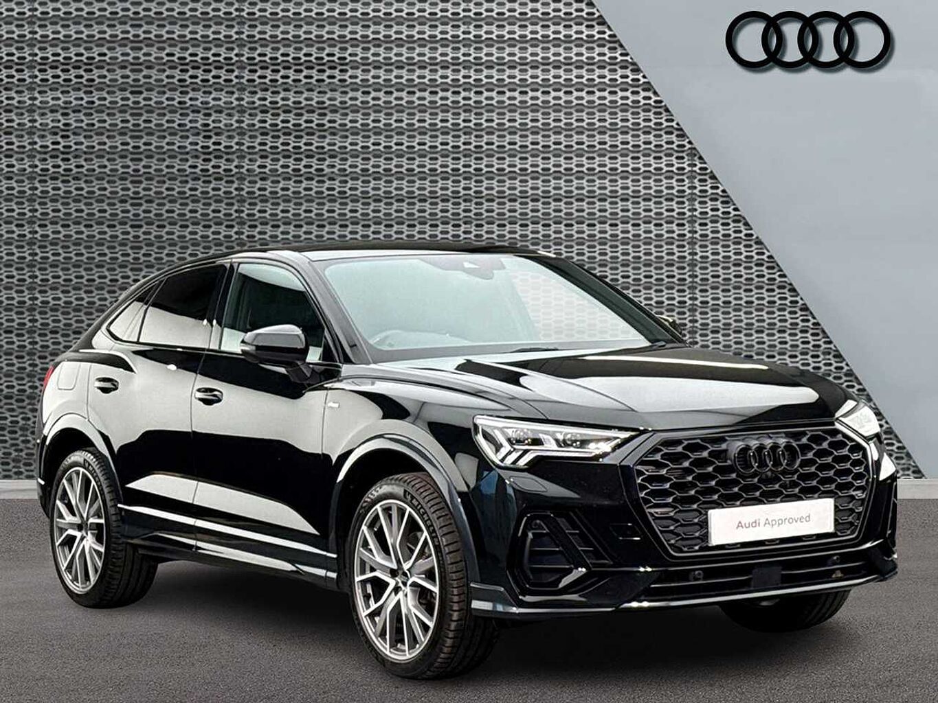 Main listing image - Audi Q3
