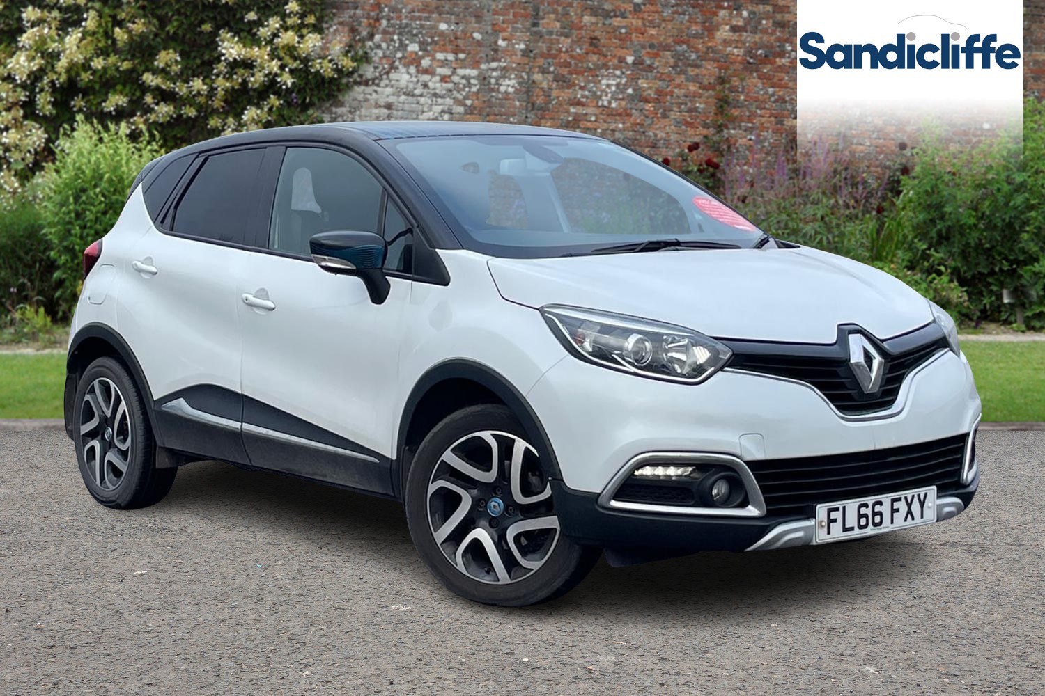 Main listing image - Renault Captur