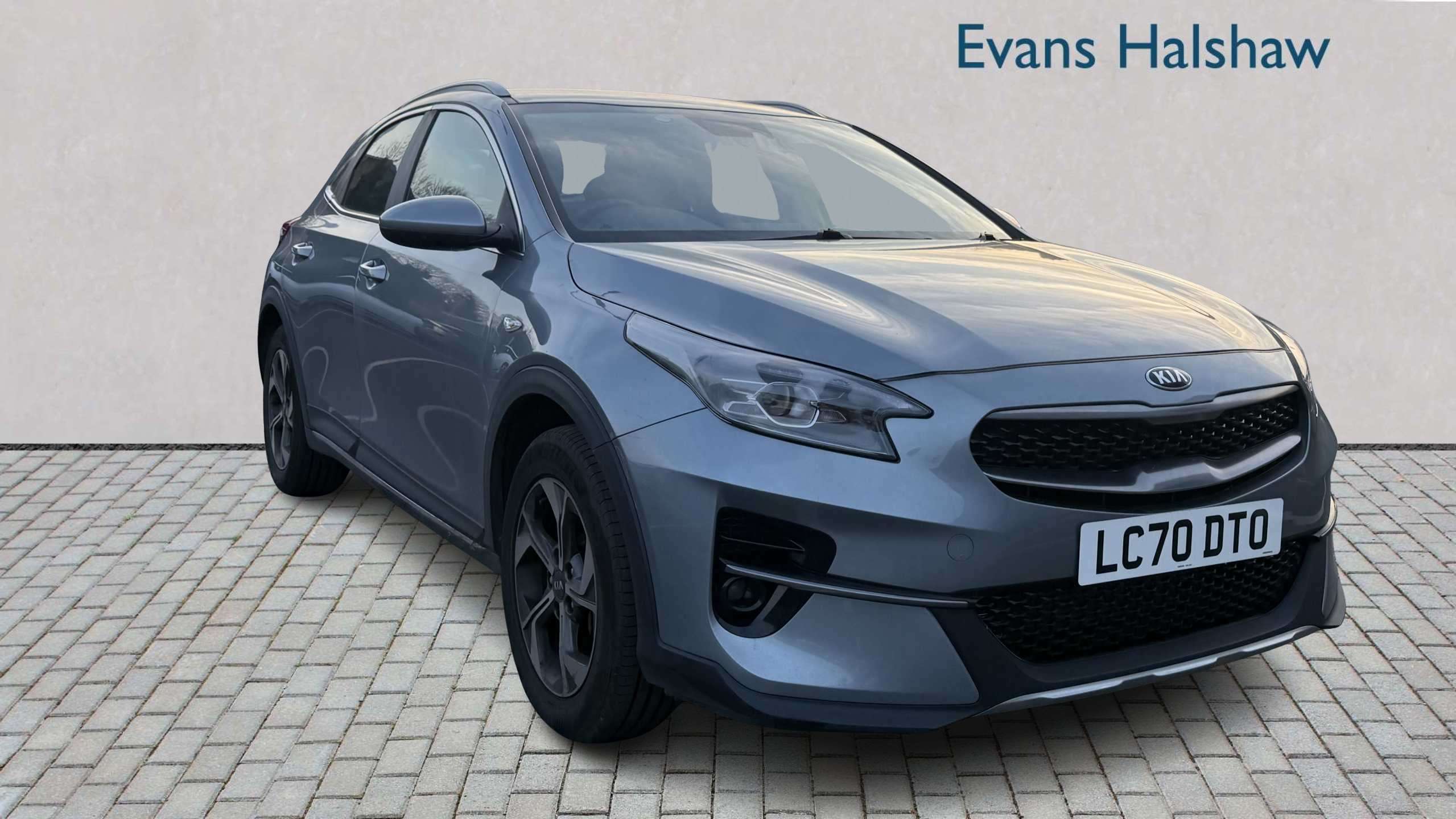 Main listing image - Kia XCeed