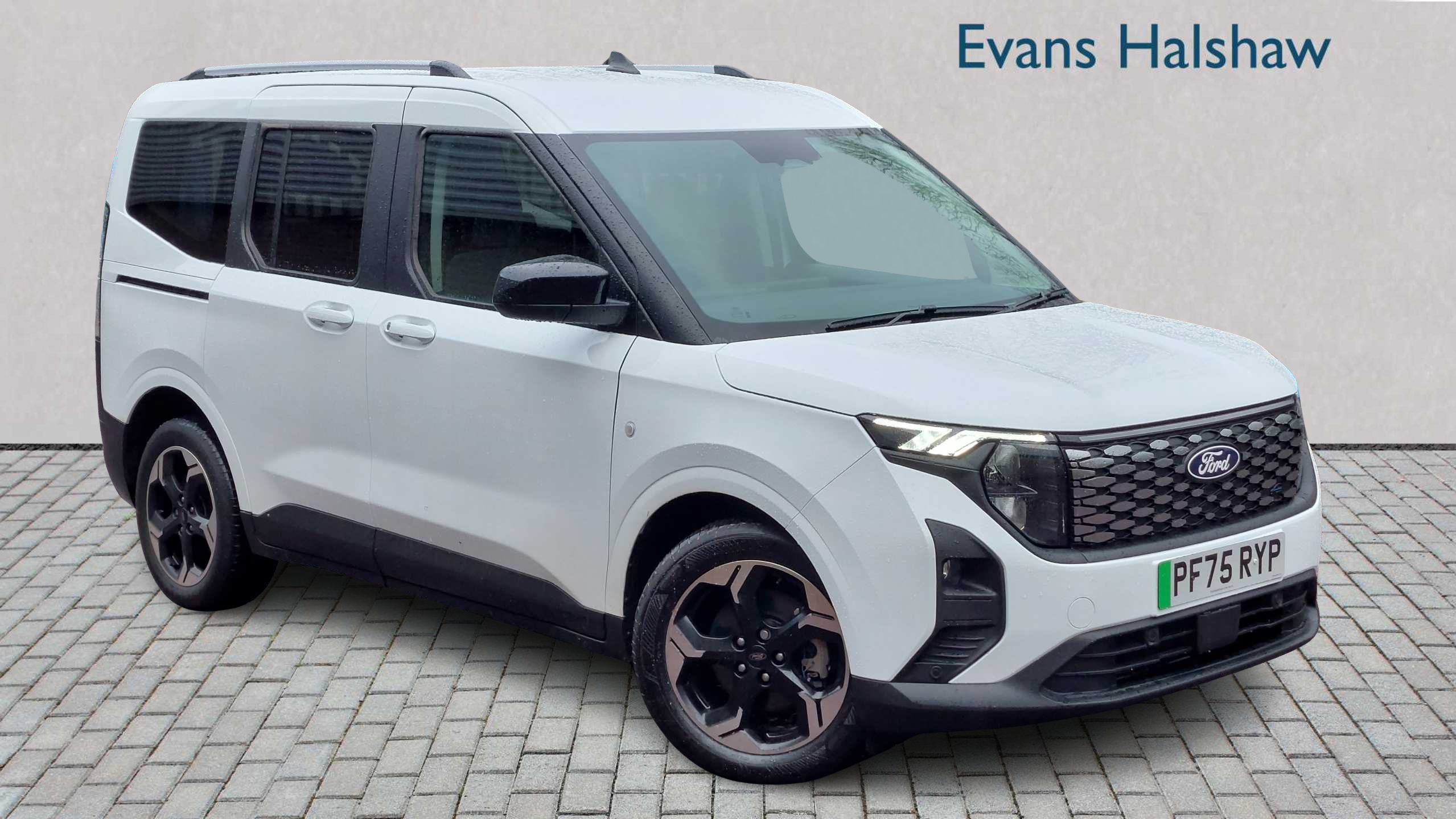 Main listing image - Ford Tourneo Courier