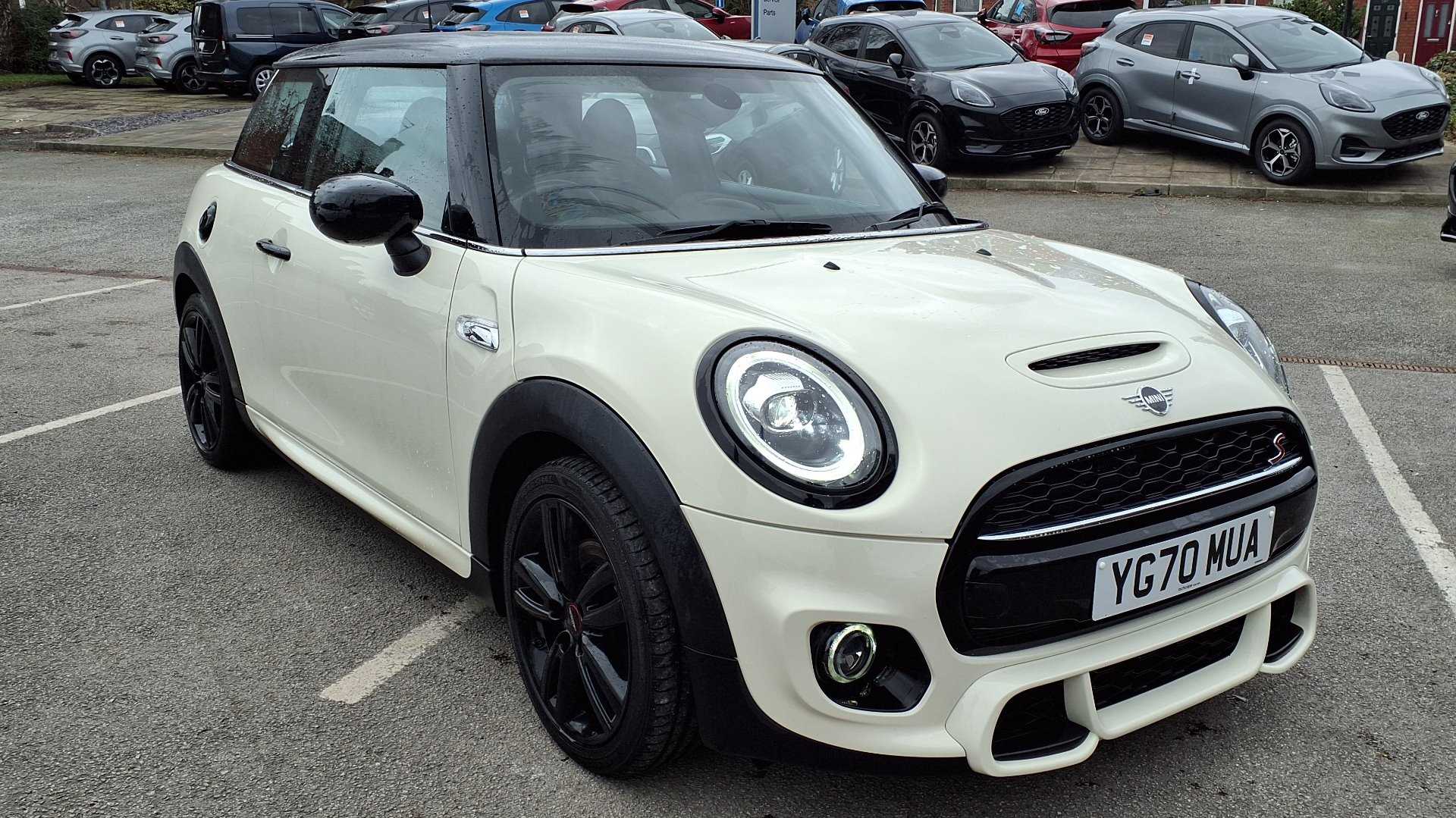 Main listing image - MINI Hatchback