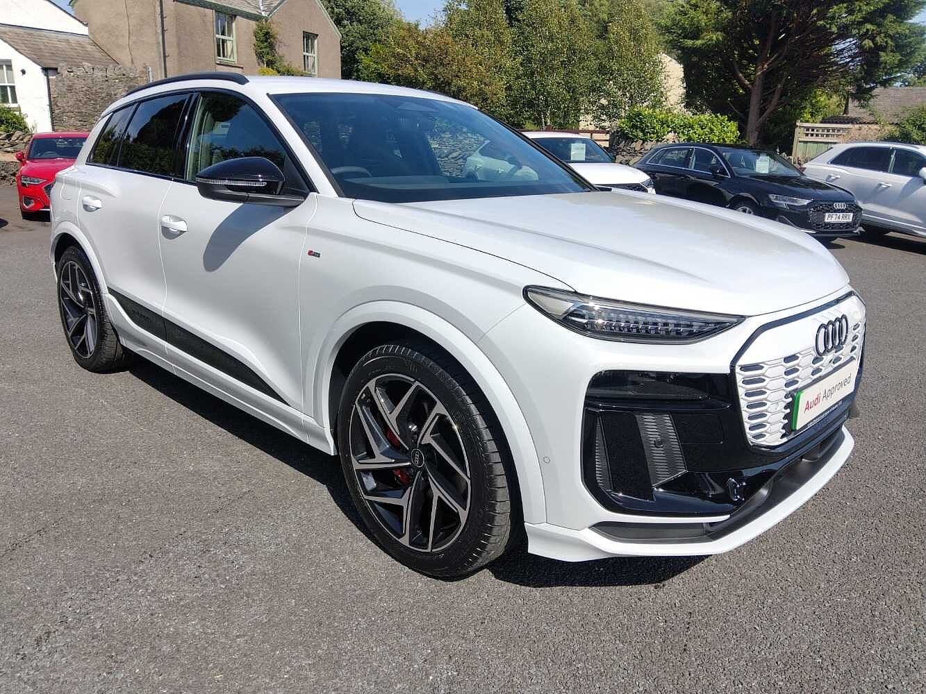 Main listing image - Audi Q6 e-tron