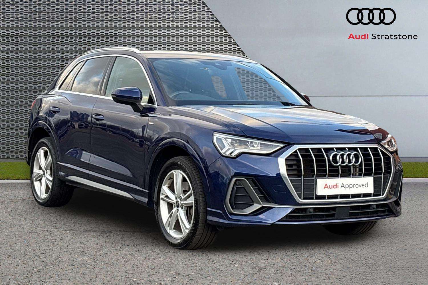 Main listing image - Audi Q3