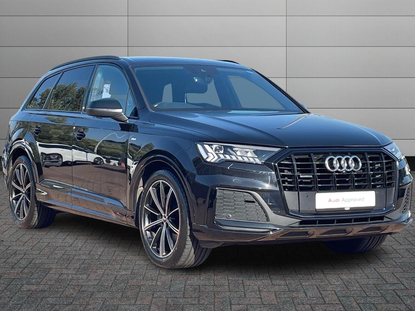 Main listing image - Audi Q7