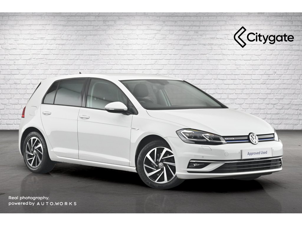 Main listing image - Volkswagen Golf
