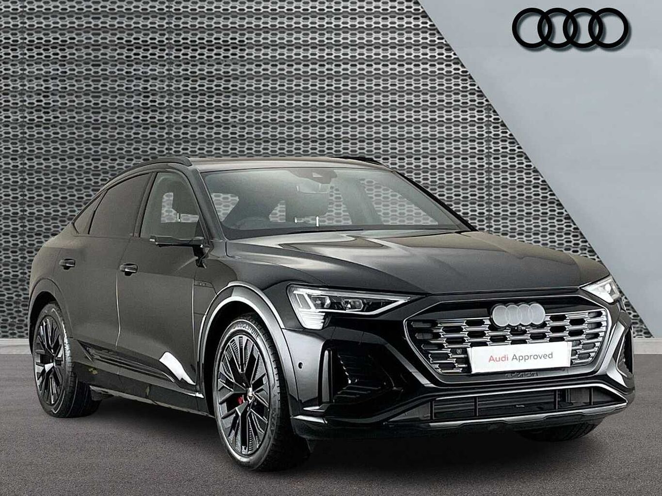 Main listing image - Audi Q8