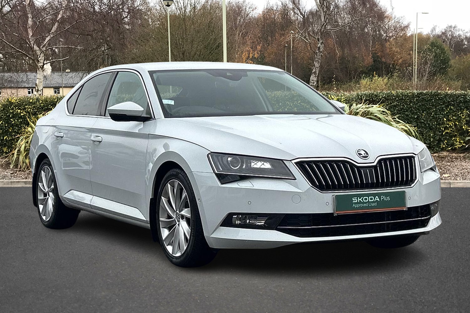 Main listing image - Skoda Superb